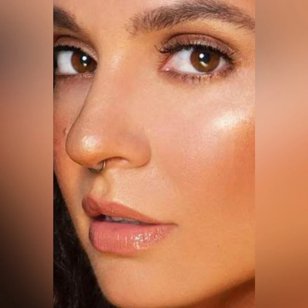 SHADES BY SHAN BRONZER POWDER in LATTE & ACE BEAUTE SEAL IT MakeUp Setting Spray